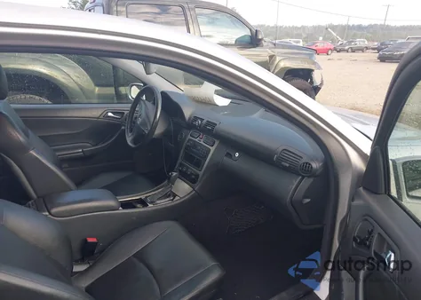 2002 Mercedes-Benz C 230 from USA, damaged, VIN WDBRN47J12A274382